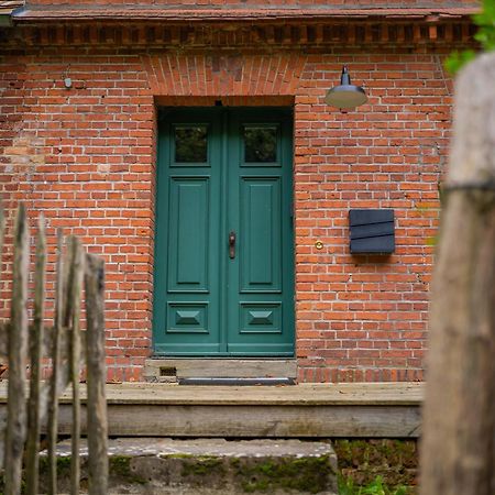 Wald- Und Seeidyll Im Historischen Forsthaus Neuruppin Exterior photo