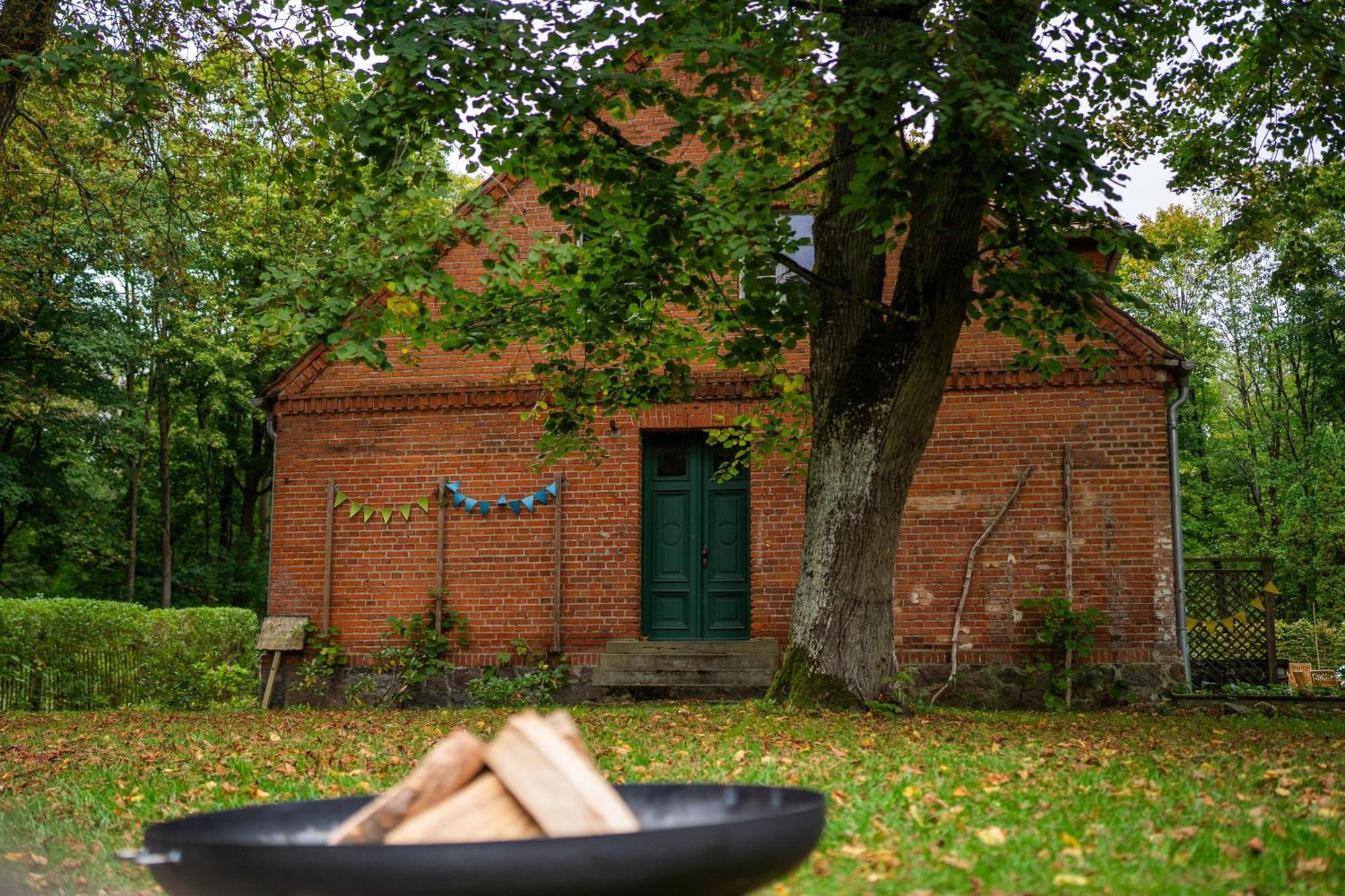 Wald- Und Seeidyll Im Historischen Forsthaus Neuruppin Exterior photo