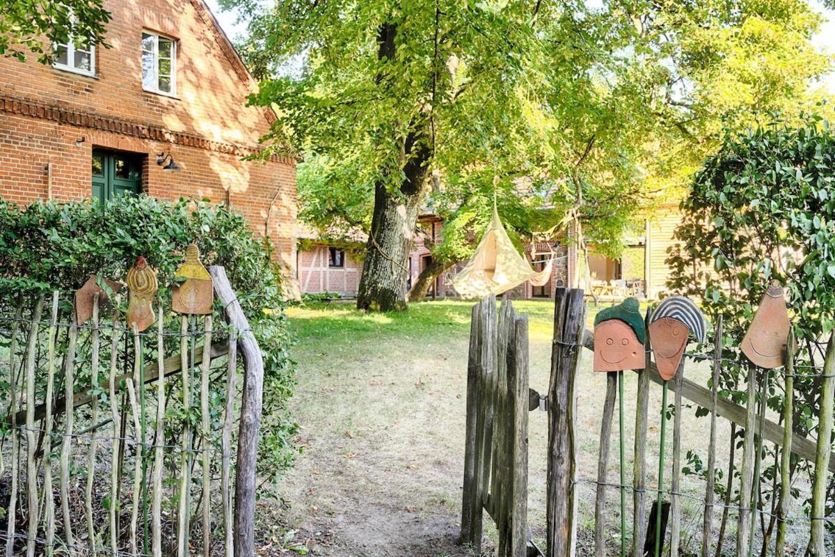 Wald- Und Seeidyll Im Historischen Forsthaus Neuruppin Exterior photo